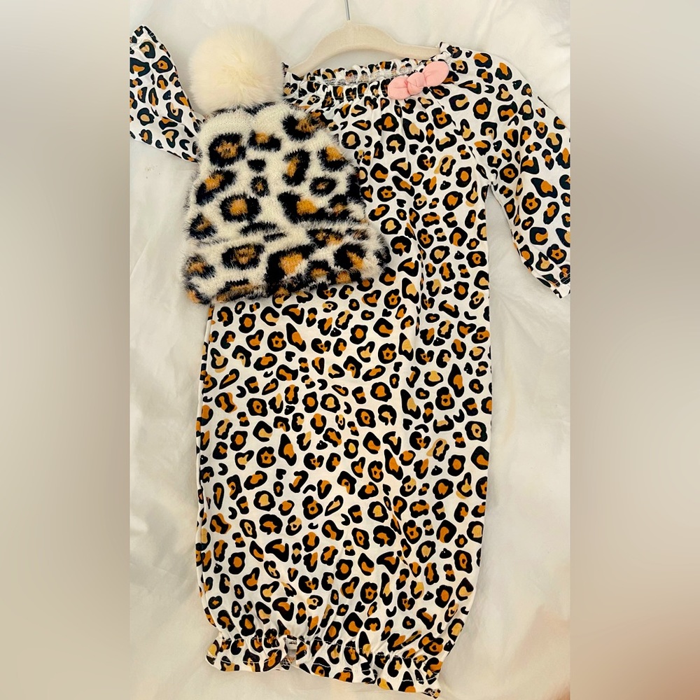 NWT mud pie leopard outfit 0-3 with fuzzy hat